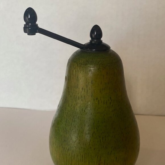 Vintage wooden Pepper and Salt. Pear and Apple! Wooden - Picture 5 of 10